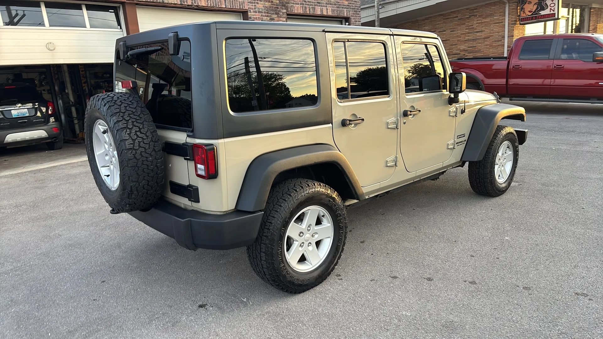 Used 2017 Jeep Wrangler Unlimited Sport w/ Quick Order Package 24S AWD/4WD image 17