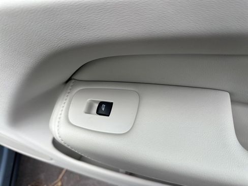 Used 2023 Volvo XC60 T8 Plus image 20