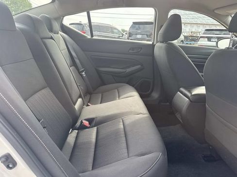 Used 2025 Nissan Altima 2.5 SV FWD image 16