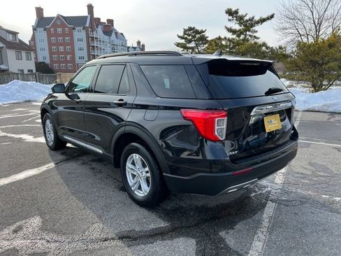 Certified 2022 Ford Explorer XLT w/ Equipment Group 202A image 7