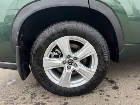 Used 2023 Toyota Highlander LE image 60