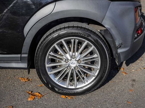 Used 2019 Hyundai Kona SEL image 12