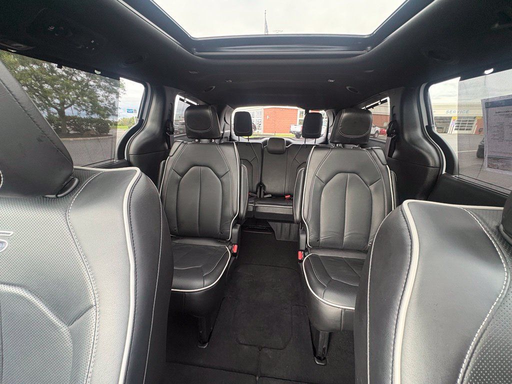 Used 2025 Chrysler Pacifica Limited FWD image 66