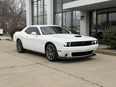Used 2020 Dodge Challenger R/T w/ Plus Package image 2