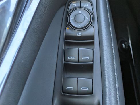 Used 2022 Buick Enclave Essence w/ Sport Touring Edition image 22