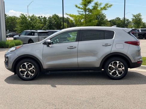 Used 2021 Kia Sportage LX w/ LX AWD Popular Package image 3