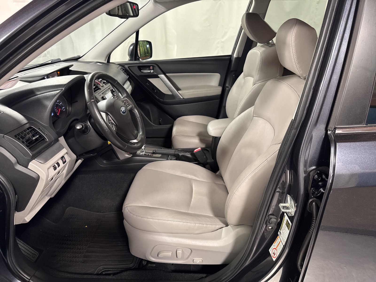 Used 2014 Subaru Forester 2.5i Limited w/ Popular Package #1 AWD/4WD image 3