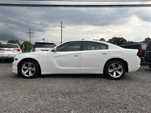 Used 2017 Dodge Charger SXT w/ Navigation & Travel Group RWD image 10