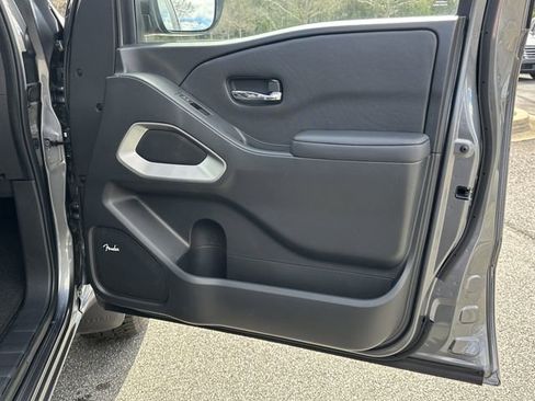 Certified 2023 Nissan Frontier SV w/ SV Convenience Package image 15