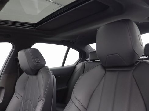 Used 2025 BMW 530i xDrive image 13