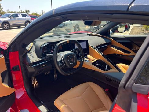 Used 2024 Chevrolet Corvette Stingray Preferred Conv w/ Stealth Interior Trim Package RWD image 15