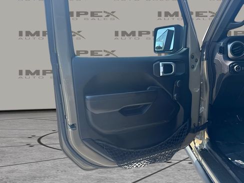 Used 2020 Jeep Gladiator Sport AWD/4WD image 15