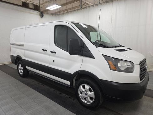 Used 2019 Ford Transit 250 130 Low Roof image 3