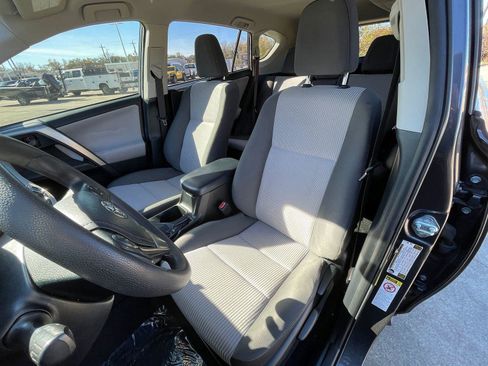 Used 2014 Toyota RAV4 LE image 9