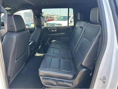 Certified 2024 Chevrolet Suburban Premier AWD/4WD image 14
