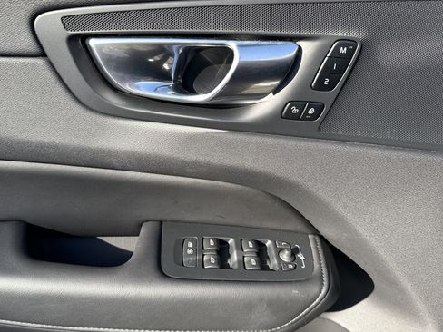 Used 2025 Volvo XC60 B5 Plus image 41