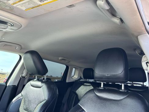 Used 2019 Jeep Compass Latitude image 19