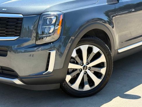 Certified 2022 Kia Telluride EX w/ EX Premium Package FWD image 5