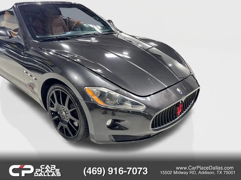 Used 2011 Maserati GranTurismo Convertible RWD image 2