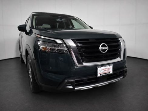 Used 2024 Nissan Pathfinder SL w/ Cargo Package AWD/4WD image 3