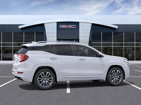 New 2024 GMC Terrain Denali AWD/4WD image 5