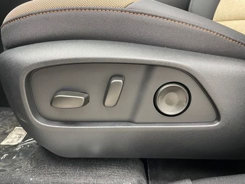 New 2026 Chevrolet Equinox ACTIV w/ Convenience Package III AWD/4WD image 9