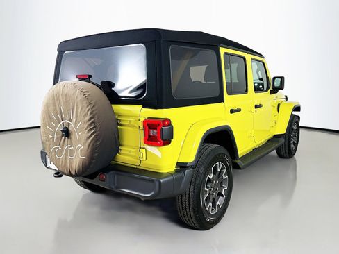 Used 2024 Jeep Wrangler Unlimited Sahara w/ Technology Group AWD/4WD image 5