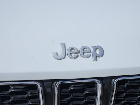 Certified 2024 Jeep Grand Cherokee L Laredo image 11