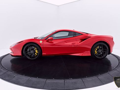 Used 2022 Ferrari F8 Tributo RWD image 13