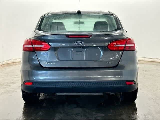 Used 2017 Ford Focus SE FWD image 4