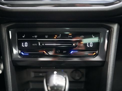 Used 2024 Volkswagen Tiguan SE R-Line FWD image 19