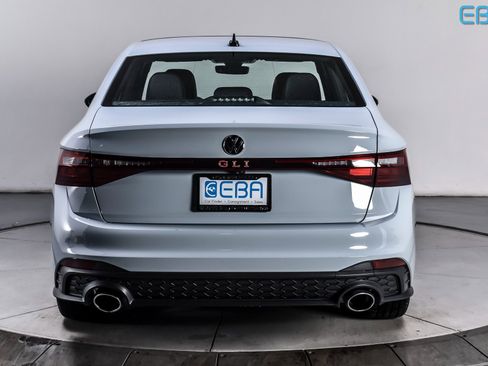 Used 2025 Volkswagen Jetta GLI Autobahn image 5