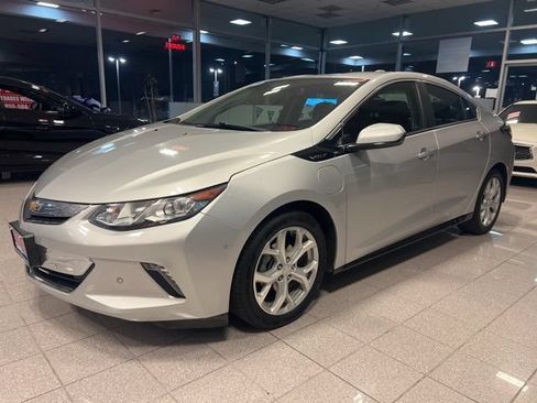 Used 2018 Chevrolet Volt Premier FWD image 9