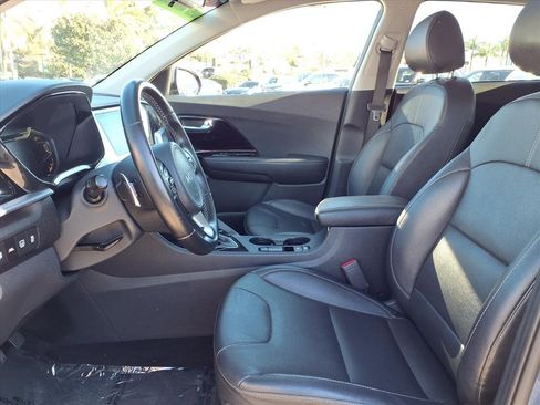 Certified 2022 Kia Niro Touring Special Edition image 9