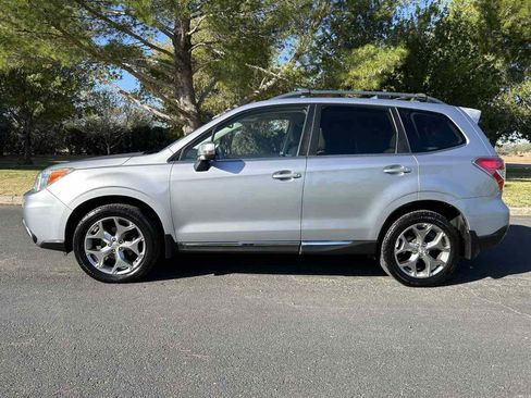 Used 2016 Subaru Forester 2.5i Touring w/ Eyesight & Navigation System image 3