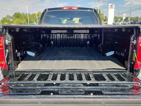 Used 2018 Toyota Tundra Platinum AWD/4WD image 34