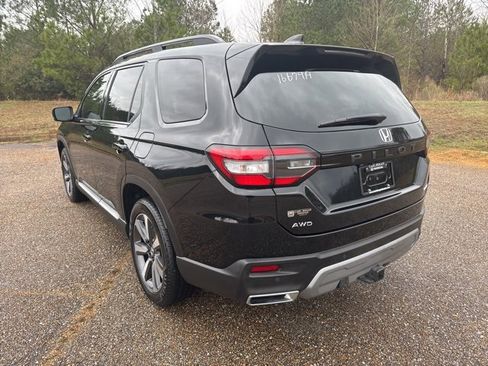 Used 2025 Honda Pilot Elite image 4