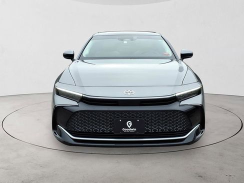 Used 2025 Toyota Crown Limited w/ Advanced Technology Package image 2