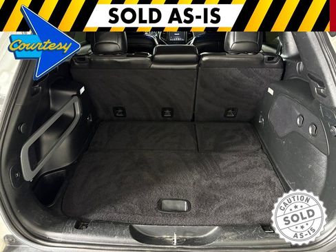 Used 2018 Jeep Cherokee Latitude Plus w/ Comfort/Convenience Group FWD image 34
