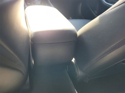 Used 2019 MAZDA MAZDA3 Sedan w/ Preferred Package image 8