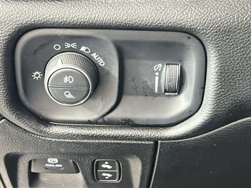 Used 2025 RAM 1500 Big Horn AWD/4WD image 20