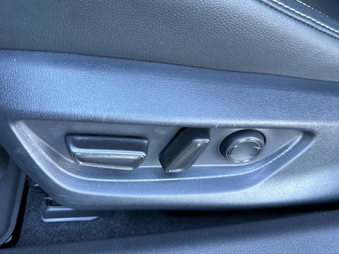 Used 2026 Toyota Camry Hybrid FWD image 12