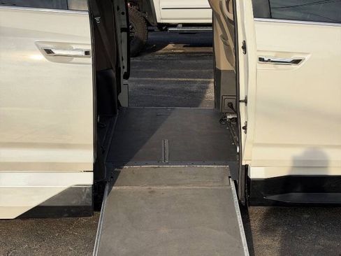 Used 2015 Honda Odyssey EX image 15