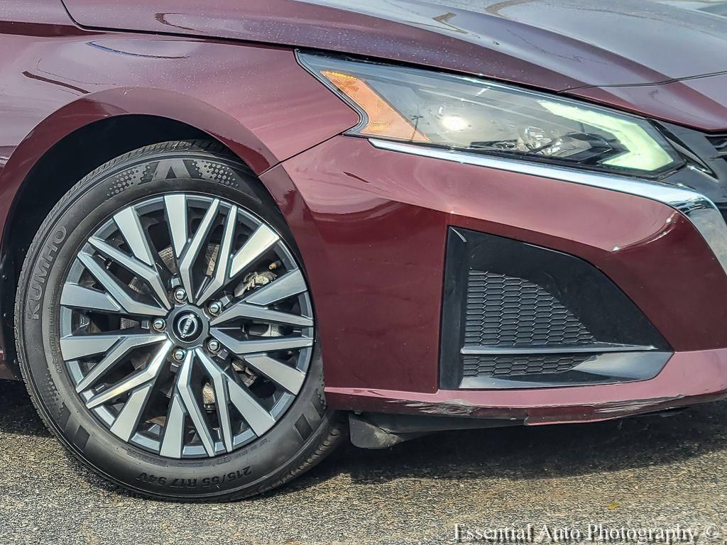 Used 2024 Nissan Altima 2.5 SV FWD image 5