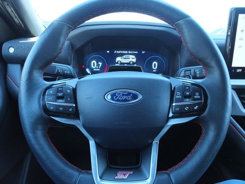 Used 2025 Ford Explorer ST image 22