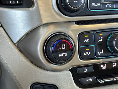 Used 2017 GMC Yukon Denali w/ Open Road Package AWD/4WD image 27
