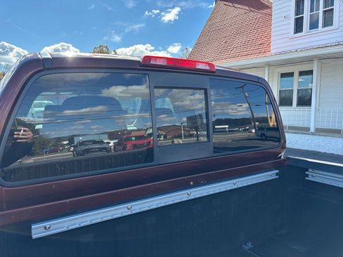 Used 2017 Nissan Frontier SV w/ SV Value Truck Package image 12