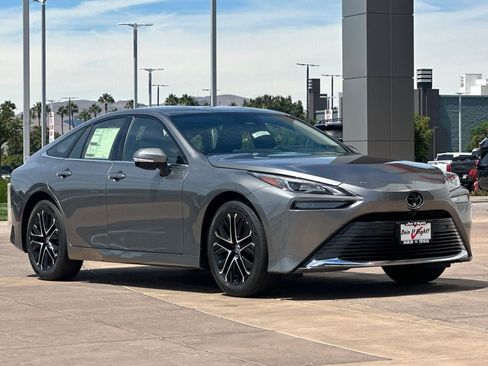 New 2026 Toyota Mirai RWD image 2