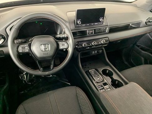Used 2025 Honda Pilot Sport image 19