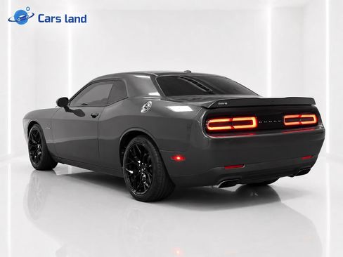 Used 2020 Dodge Challenger R/T RWD image 5